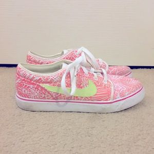 Women’s nike sneakers